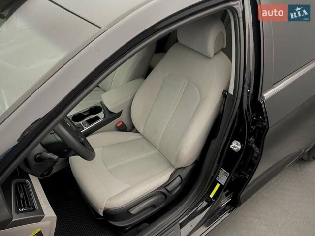 Черный Хендай Соната, объемом двигателя 2.4 л и пробегом 173 тыс. км за 10900 $, фото 8 на Automoto.ua