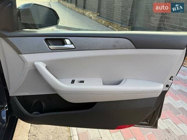 Хендай Соната 2016 в Киеве на Automoto.ua Черный Хендай Соната, объемом двигателя 2.36 л и пробегом 167 тыс. км за 10300 $, фото 30 на Automoto.ua