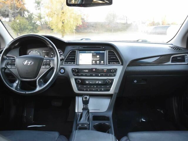 Черный Хендай Соната, объемом двигателя 2.4 л и пробегом 74 тыс. км за 1800 $, фото 8 на Automoto.ua