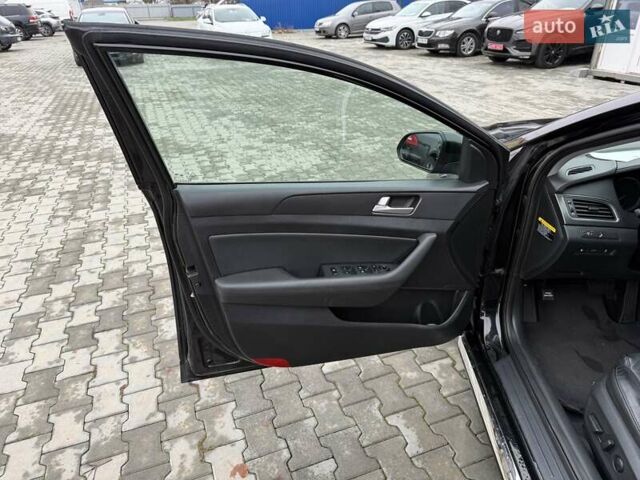 Черный Хендай Соната, объемом двигателя 2.36 л и пробегом 130 тыс. км за 10700 $, фото 19 на Automoto.ua