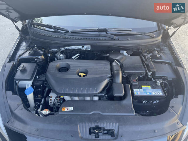 Черный Хендай Соната, объемом двигателя 2 л и пробегом 216 тыс. км за 15555 $, фото 18 на Automoto.ua