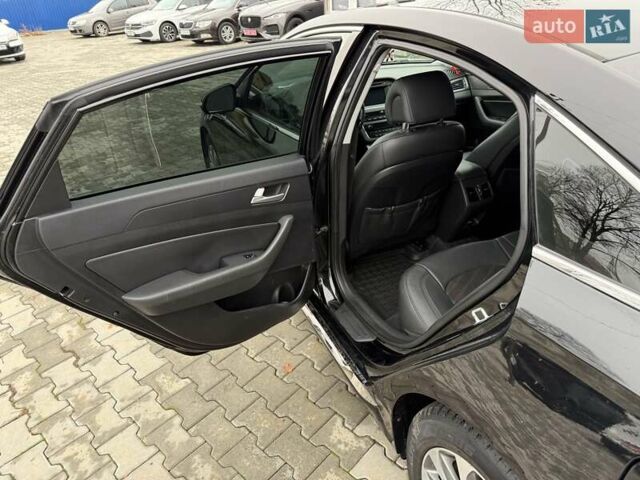 Черный Хендай Соната, объемом двигателя 2.36 л и пробегом 130 тыс. км за 10700 $, фото 21 на Automoto.ua