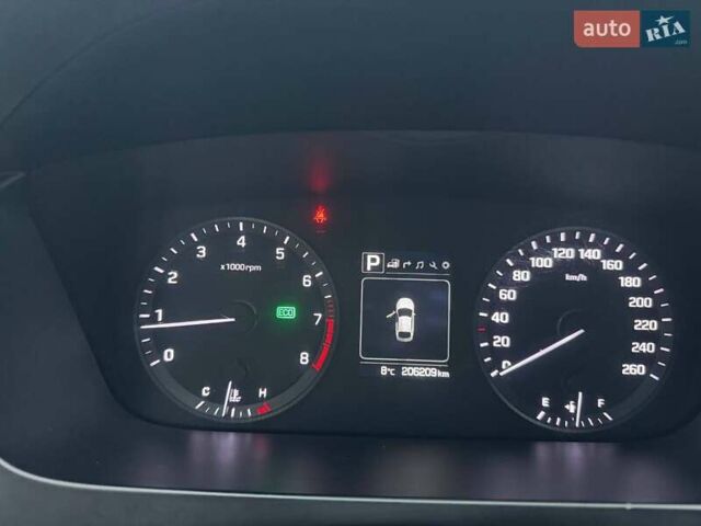 Чорний Хендай Соната, об'ємом двигуна 2 л та пробігом 210 тис. км за 12999 $, фото 6 на Automoto.ua