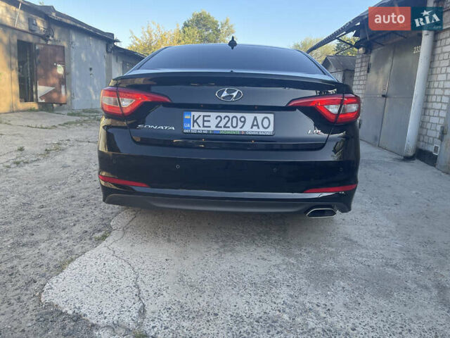 Черный Хендай Соната, объемом двигателя 2 л и пробегом 216 тыс. км за 15555 $, фото 7 на Automoto.ua
