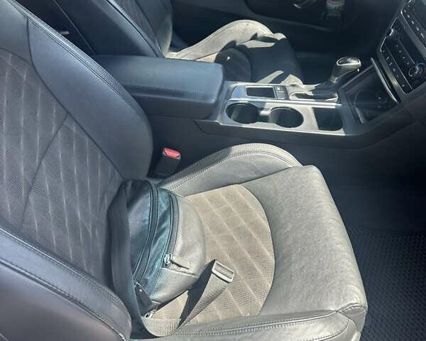 Черный Хендай Соната, объемом двигателя 2.36 л и пробегом 104 тыс. км за 12000 $, фото 8 на Automoto.ua