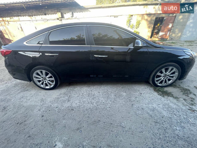 Черный Хендай Соната, объемом двигателя 2 л и пробегом 216 тыс. км за 15555 $, фото 5 на Automoto.ua