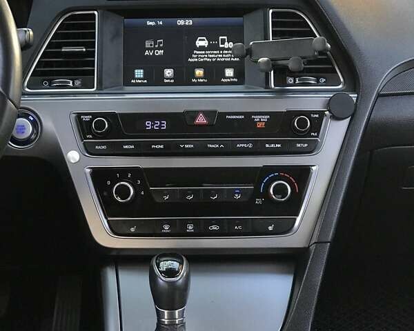 Черный Хендай Соната, объемом двигателя 2.36 л и пробегом 147 тыс. км за 11500 $, фото 14 на Automoto.ua