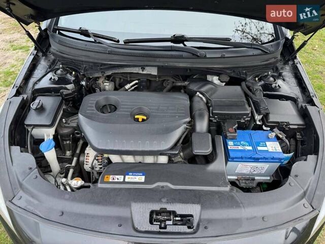 Чорний Хендай Соната, об'ємом двигуна 2 л та пробігом 210 тис. км за 12999 $, фото 9 на Automoto.ua