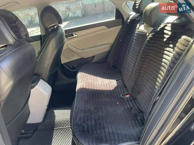 Черный Хендай Соната, объемом двигателя 2.4 л и пробегом 169 тыс. км за 10900 $, фото 19 на Automoto.ua