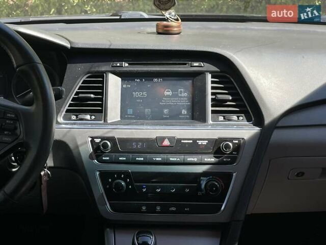 Черный Хендай Соната, объемом двигателя 2.4 л и пробегом 169 тыс. км за 10900 $, фото 15 на Automoto.ua