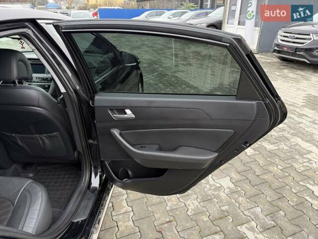 Черный Хендай Соната, объемом двигателя 2.36 л и пробегом 130 тыс. км за 10700 $, фото 26 на Automoto.ua