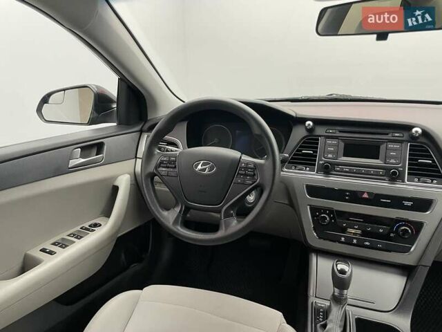 Черный Хендай Соната, объемом двигателя 2.4 л и пробегом 173 тыс. км за 10900 $, фото 12 на Automoto.ua