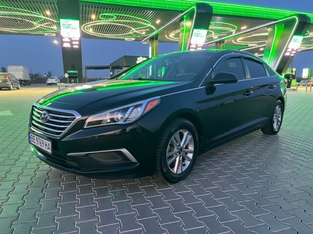 Черный Хендай Соната, объемом двигателя 2.4 л и пробегом 240 тыс. км за 10500 $, фото 2 на Automoto.ua