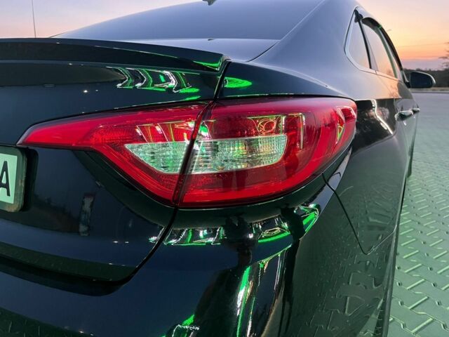 Черный Хендай Соната, объемом двигателя 2.4 л и пробегом 240 тыс. км за 10500 $, фото 5 на Automoto.ua