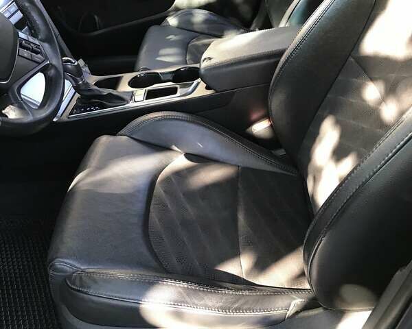 Черный Хендай Соната, объемом двигателя 2.36 л и пробегом 147 тыс. км за 11500 $, фото 19 на Automoto.ua