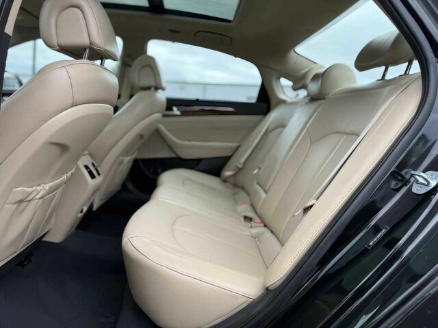 Черный Хендай Соната, объемом двигателя 2.4 л и пробегом 74 тыс. км за 1800 $, фото 14 на Automoto.ua