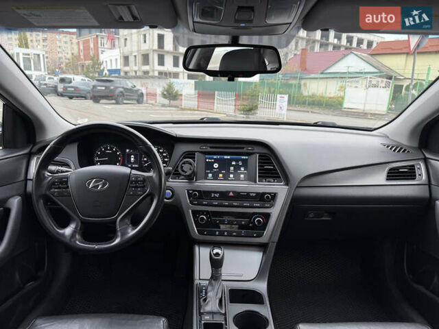 Черный Хендай Соната, объемом двигателя 2.36 л и пробегом 104 тыс. км за 11999 $, фото 15 на Automoto.ua
