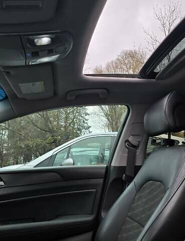 Чорний Хендай Соната, об'ємом двигуна 2.36 л та пробігом 159 тис. км за 12450 $, фото 25 на Automoto.ua