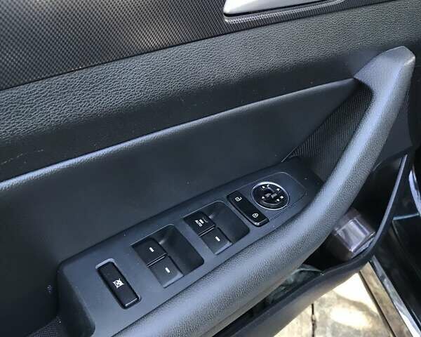 Черный Хендай Соната, объемом двигателя 2.36 л и пробегом 147 тыс. км за 11500 $, фото 17 на Automoto.ua