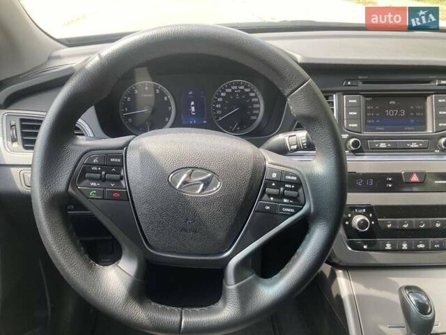 Черный Хендай Соната, объемом двигателя 2.36 л и пробегом 117 тыс. км за 11200 $, фото 14 на Automoto.ua
