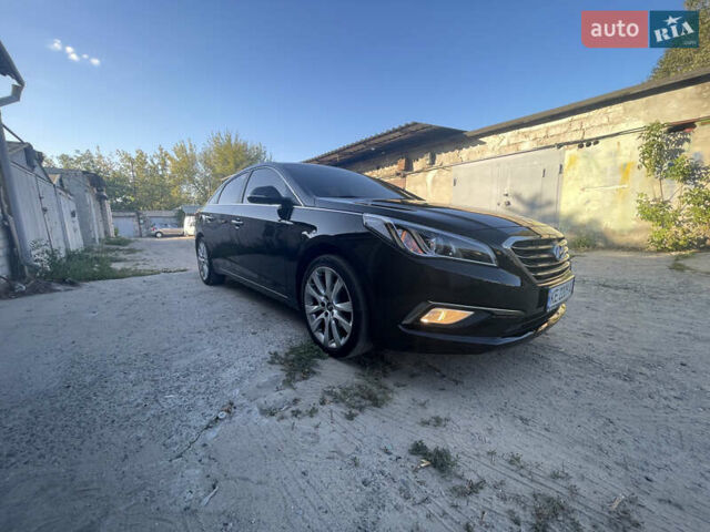 Черный Хендай Соната, объемом двигателя 2 л и пробегом 216 тыс. км за 15555 $, фото 4 на Automoto.ua