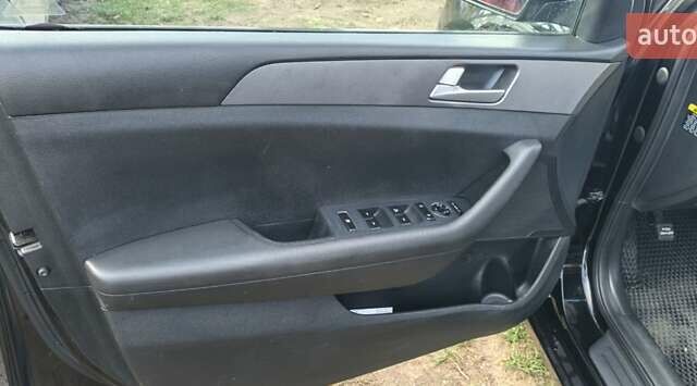 Хендай Соната 2016 в Тростянце на Automoto.ua Черный Хендай Соната, объемом двигателя 2 л и пробегом 220 тыс. км за 12000 $, фото 12 на Automoto.ua