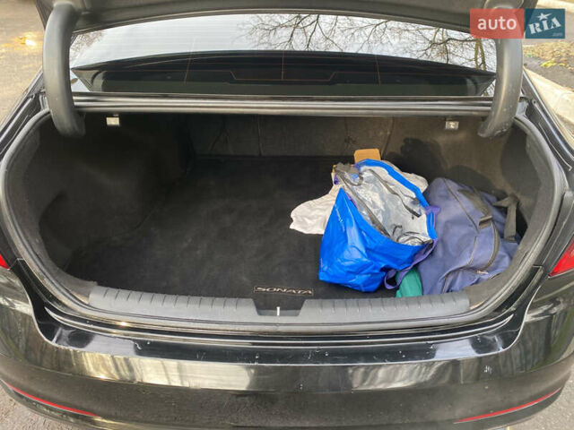 Черный Хендай Соната, объемом двигателя 2.36 л и пробегом 133 тыс. км за 10800 $, фото 11 на Automoto.ua
