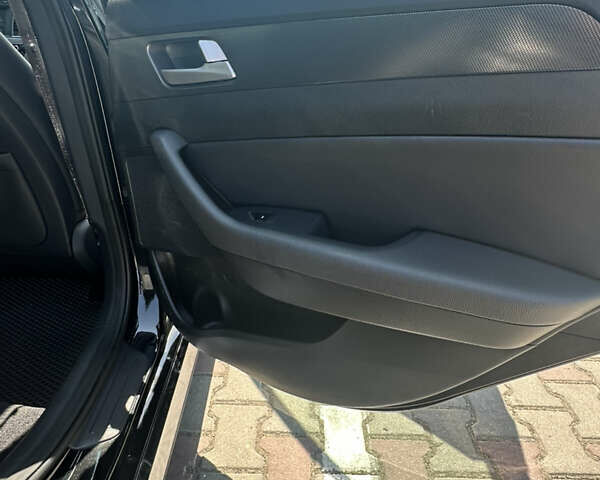 Черный Хендай Соната, объемом двигателя 2.36 л и пробегом 104 тыс. км за 12000 $, фото 24 на Automoto.ua