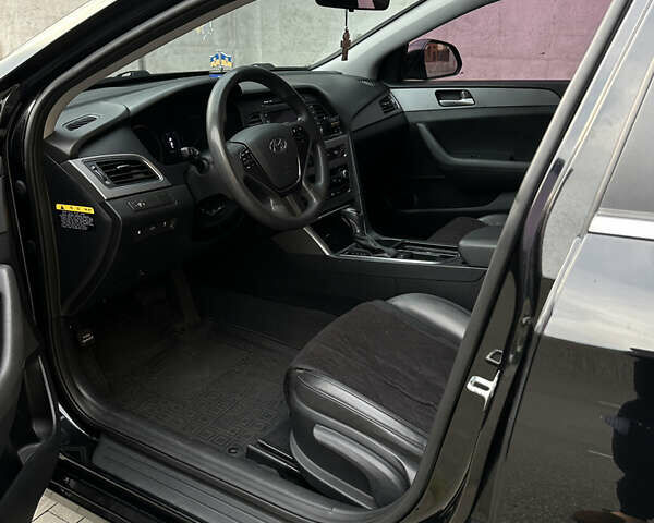 Чорний Хендай Соната, об'ємом двигуна 2 л та пробігом 138 тис. км за 13000 $, фото 46 на Automoto.ua