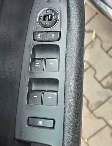 Чорний Хендай Соната, об'ємом двигуна 2.36 л та пробігом 159 тис. км за 12450 $, фото 33 на Automoto.ua