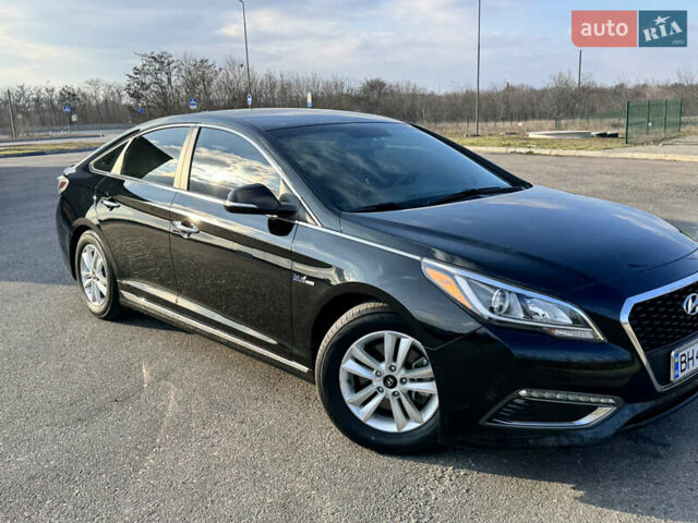 Чорний Хендай Соната, об'ємом двигуна 2 л та пробігом 74 тис. км за 12800 $, фото 1 на Automoto.ua