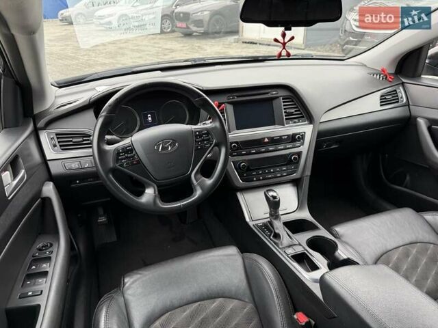 Черный Хендай Соната, объемом двигателя 2.36 л и пробегом 130 тыс. км за 10700 $, фото 24 на Automoto.ua
