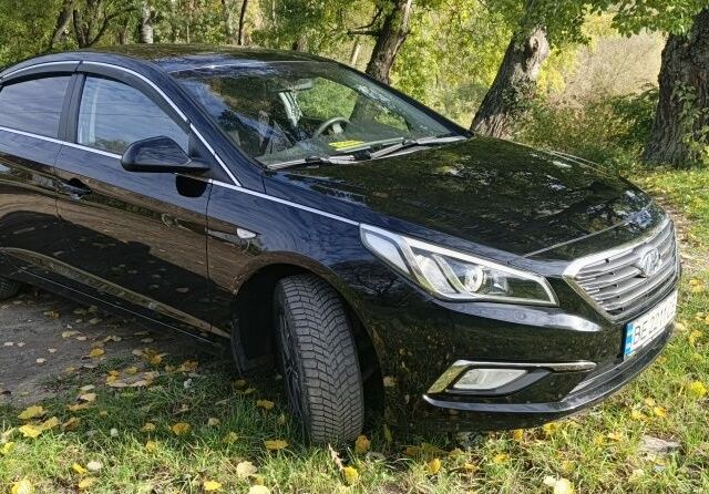 Черный Хендай Соната, объемом двигателя 2 л и пробегом 220 тыс. км за 12000 $, фото 17 на Automoto.ua