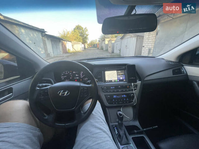 Черный Хендай Соната, объемом двигателя 2 л и пробегом 216 тыс. км за 15555 $, фото 19 на Automoto.ua