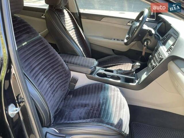 Черный Хендай Соната, объемом двигателя 2.4 л и пробегом 169 тыс. км за 10900 $, фото 17 на Automoto.ua