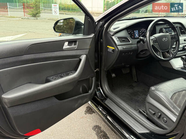 Черный Хендай Соната, объемом двигателя 2.36 л и пробегом 104 тыс. км за 11999 $, фото 12 на Automoto.ua