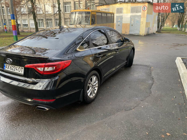 Черный Хендай Соната, объемом двигателя 2.36 л и пробегом 133 тыс. км за 10800 $, фото 6 на Automoto.ua
