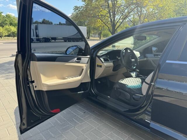 Чорний Хендай Соната, об'ємом двигуна 2.4 л та пробігом 159 тис. км за 10000 $, фото 4 на Automoto.ua