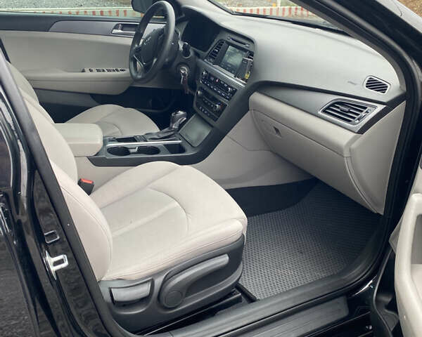 Черный Хендай Соната, объемом двигателя 2.36 л и пробегом 153 тыс. км за 8900 $, фото 13 на Automoto.ua