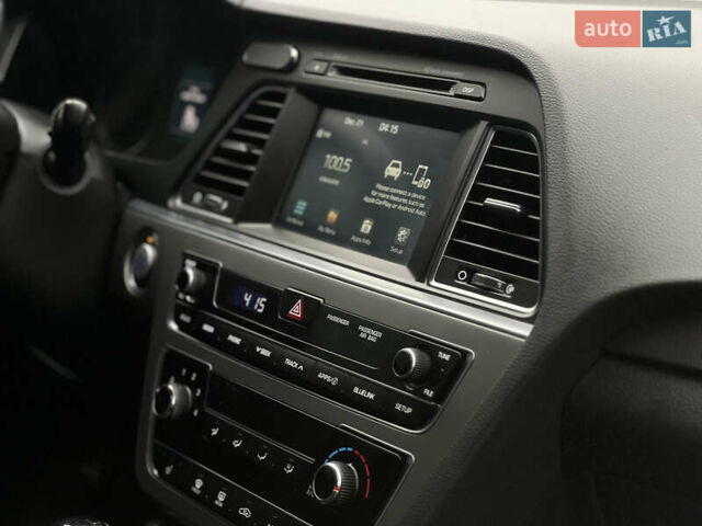 Черный Хендай Соната, объемом двигателя 2.36 л и пробегом 110 тыс. км за 10900 $, фото 5 на Automoto.ua