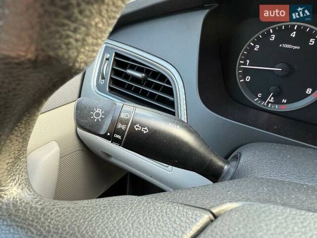 Хендай Соната 2016 в Киеве на Automoto.ua Черный Хендай Соната, объемом двигателя 2.36 л и пробегом 167 тыс. км за 10300 $, фото 22 на Automoto.ua