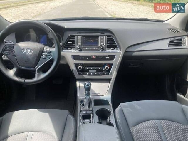 Черный Хендай Соната, объемом двигателя 2.36 л и пробегом 117 тыс. км за 11200 $, фото 12 на Automoto.ua