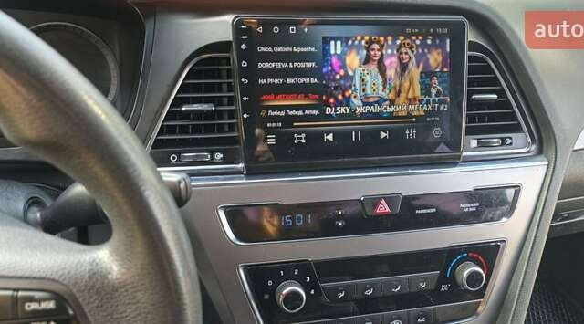 Хендай Соната 2016 в Тростянце на Automoto.ua Черный Хендай Соната, объемом двигателя 2 л и пробегом 220 тыс. км за 12000 $, фото 4 на Automoto.ua