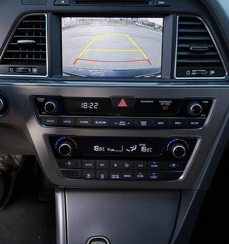 Черный Хендай Соната, объемом двигателя 2 л и пробегом 120 тыс. км за 17199 $, фото 38 на Automoto.ua