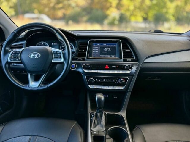 Черный Хендай Соната, объемом двигателя 2.4 л и пробегом 173 тыс. км за 11799 $, фото 19 на Automoto.ua