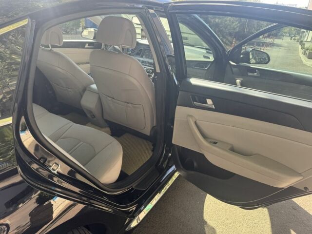 Черный Хендай Соната, объемом двигателя 2.4 л и пробегом 120 тыс. км за 10700 $, фото 22 на Automoto.ua