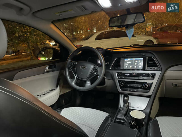 Черный Хендай Соната, объемом двигателя 2.36 л и пробегом 132 тыс. км за 12500 $, фото 22 на Automoto.ua