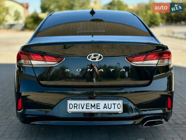 Чорний Хендай Соната, об'ємом двигуна 2.4 л та пробігом 173 тис. км за 11899 $, фото 5 на Automoto.ua