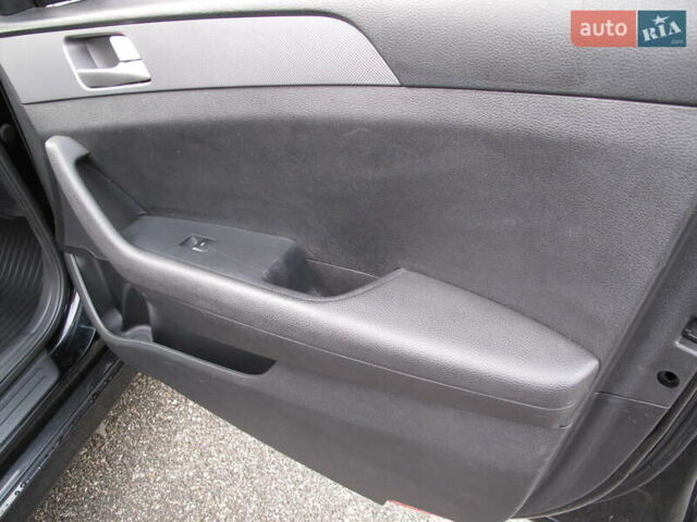 Чорний Хендай Соната, об'ємом двигуна 2 л та пробігом 370 тис. км за 13300 $, фото 39 на Automoto.ua