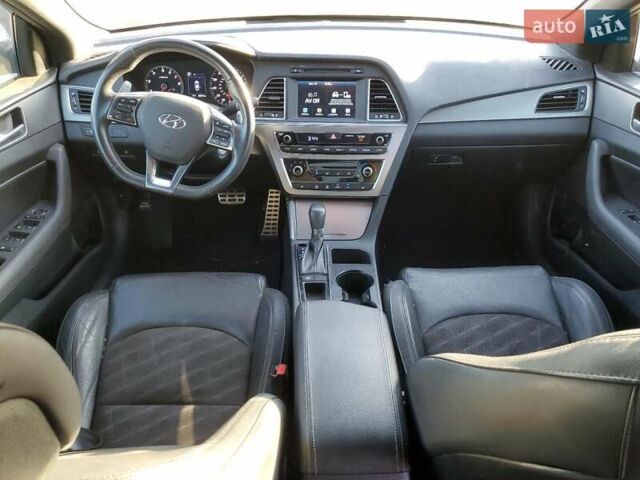 Черный Хендай Соната, объемом двигателя 2 л и пробегом 150 тыс. км за 6000 $, фото 7 на Automoto.ua